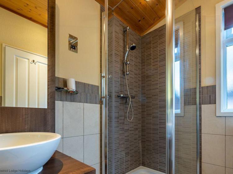Windermere Retreat - White Cross Bay Holiday Park المظهر الخارجي الصورة