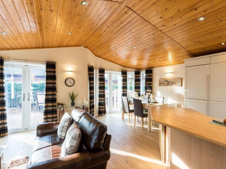Windermere Retreat - White Cross Bay Holiday Park المظهر الخارجي الصورة